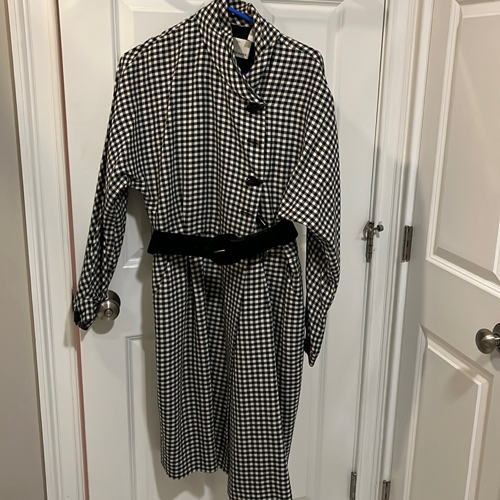 Dana Buchman black and white wool dress with black belt. Size 12.